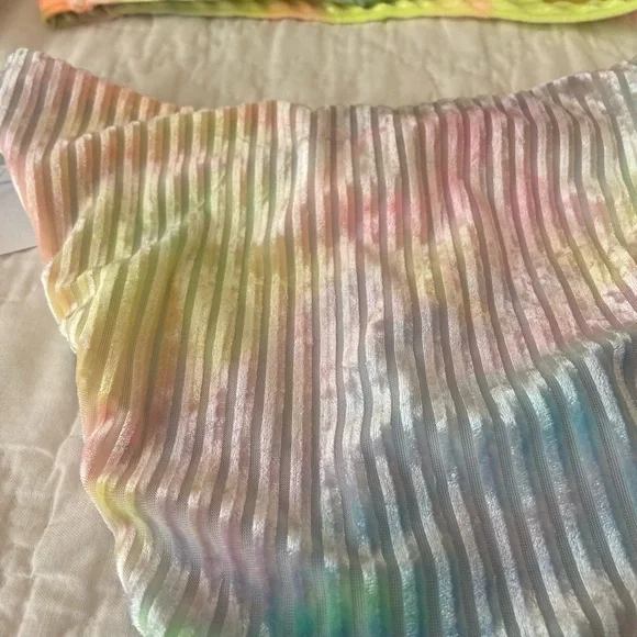 Dippin Daisys NWT never worn. tie-die velour two-piece bathing suit sz S. - Picture 8 of 13